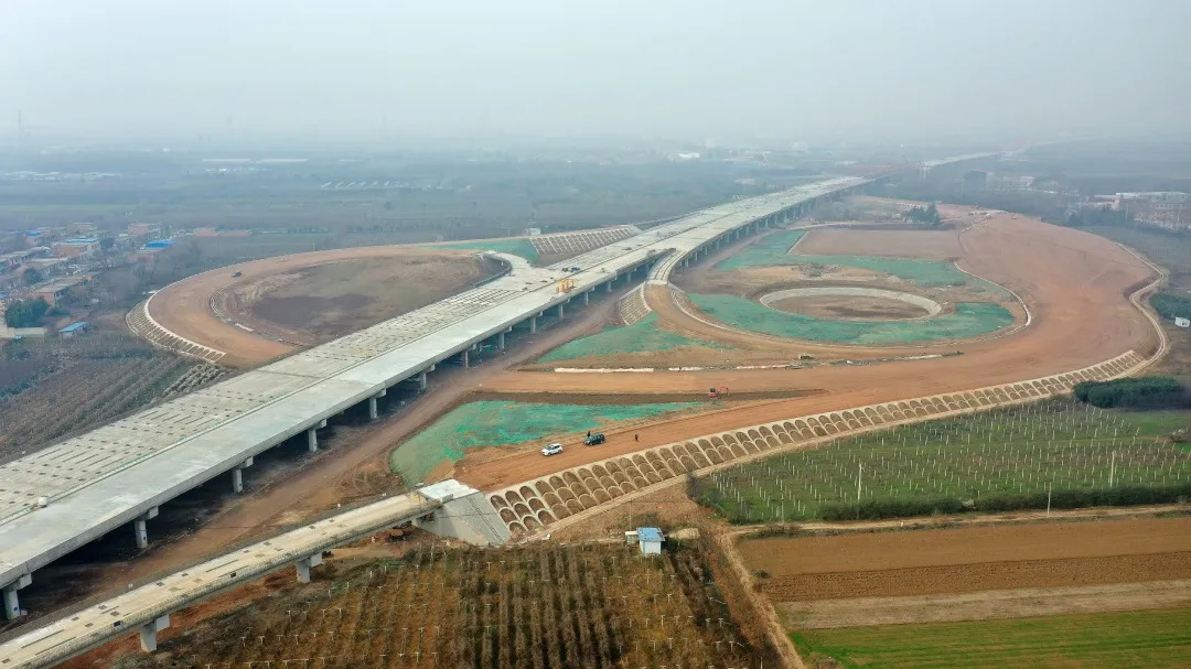 變廢為寶 600多萬(wàn)噸建筑垃圾鋪就綠色高速路